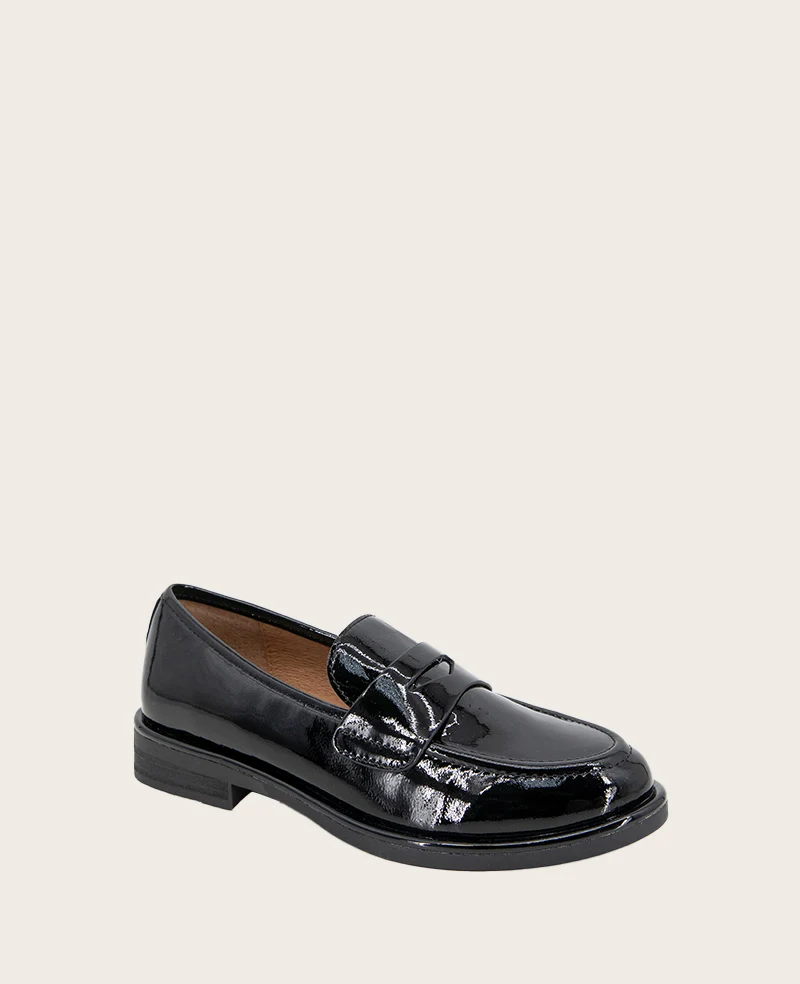 GENTLE SOULS - Cybil Patent Loafer - Image 5