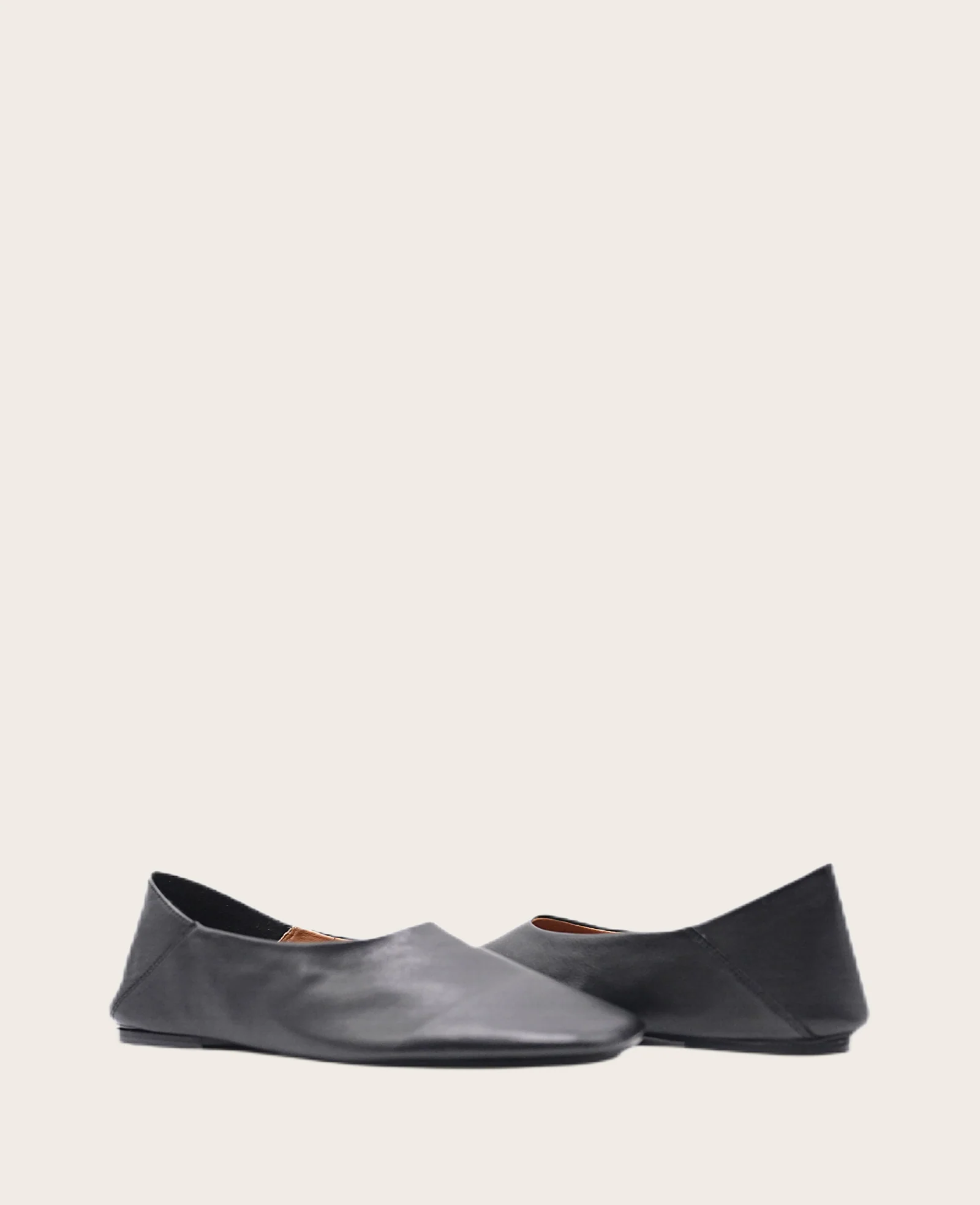 GENTLE SOULS - Indie Leather Flat - Image 2