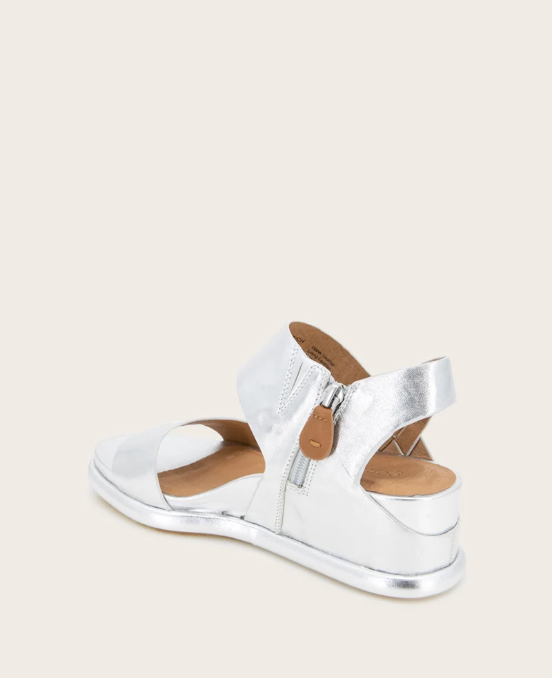 GENTLE SOULS - Jolisa Metallic Woven Detail Wedge - Image 4