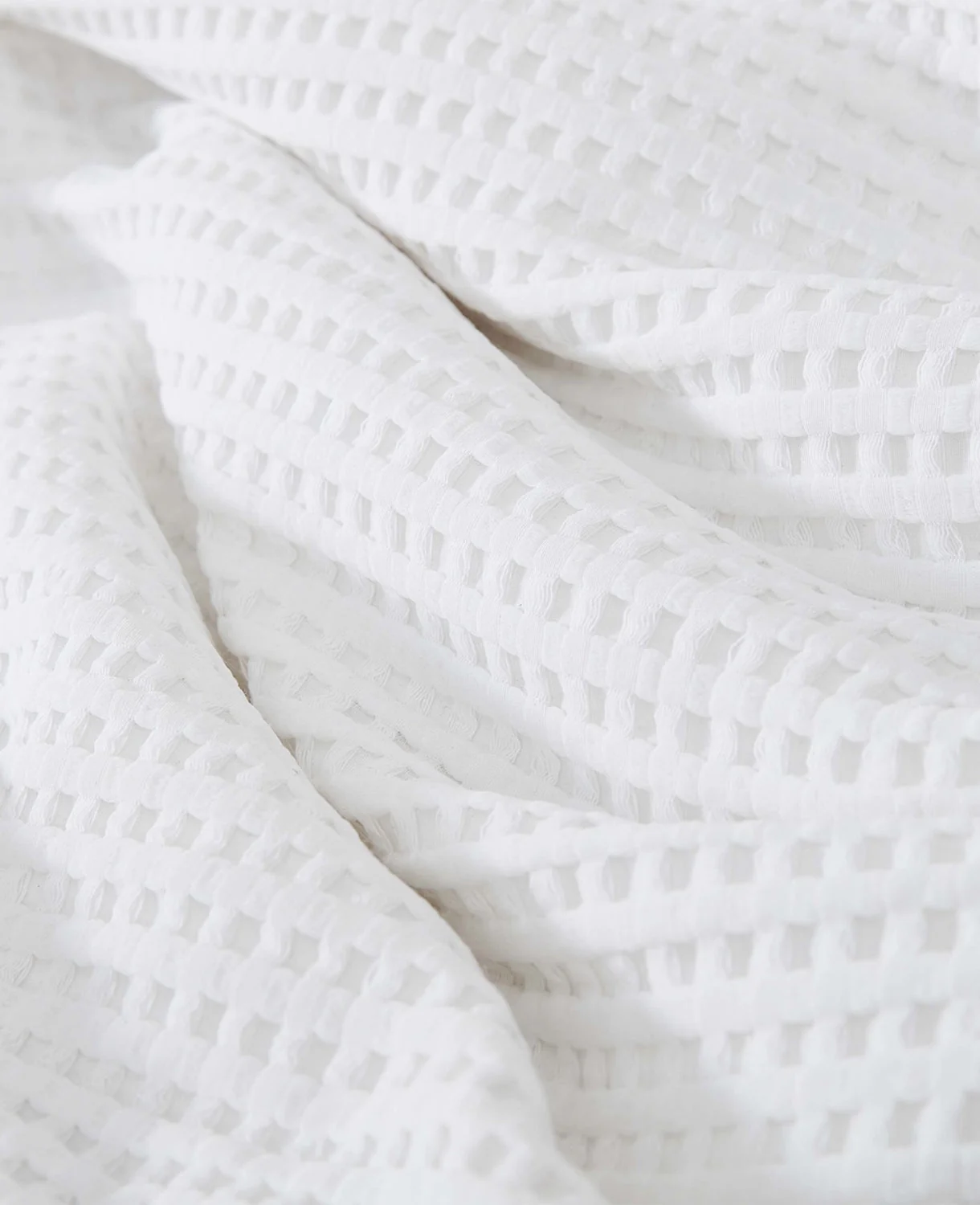 Reversible Solid White Waffle Comforter Set - Image 6