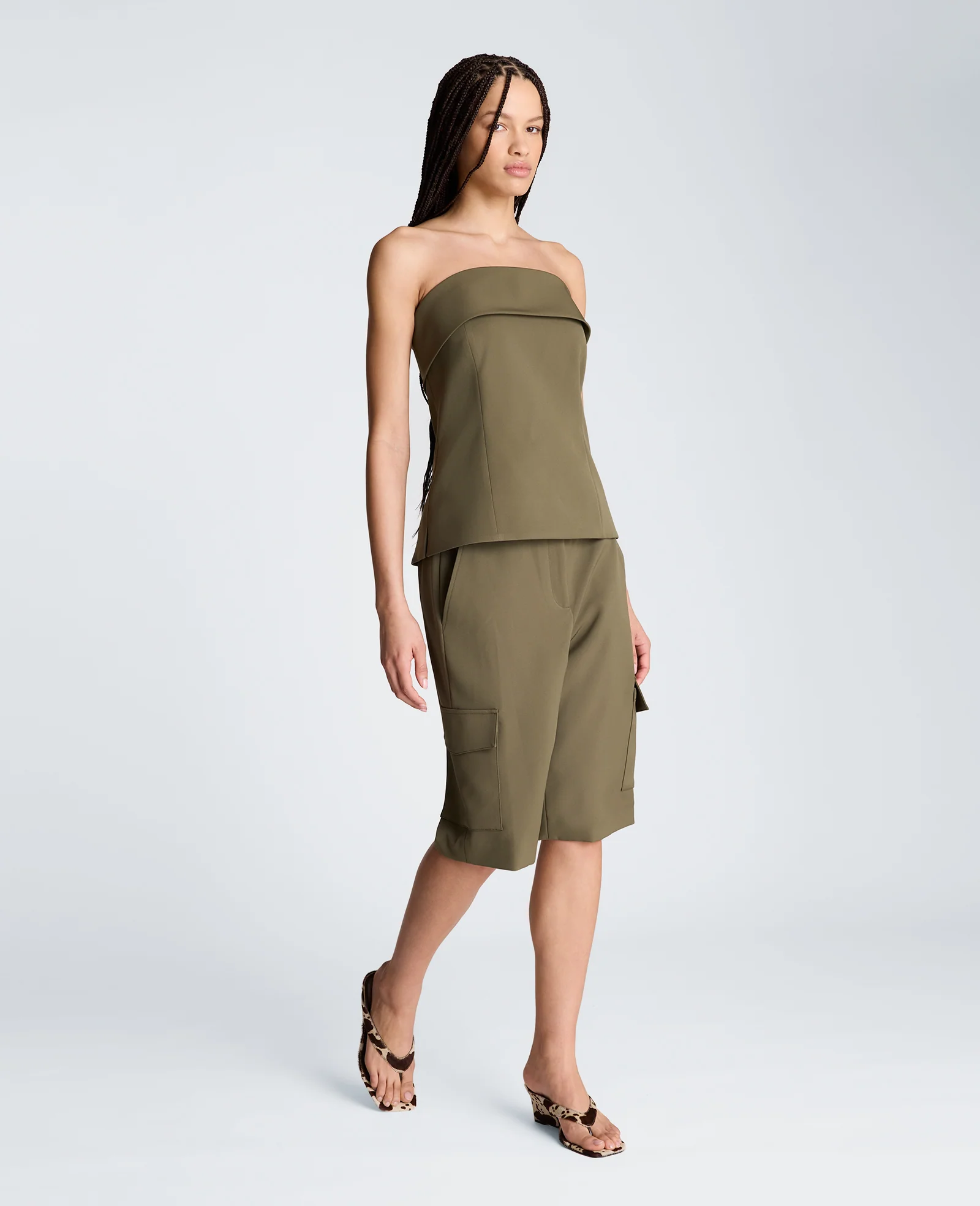 Sleeveless Bustier Top with Top Edge Overlay - Image 4