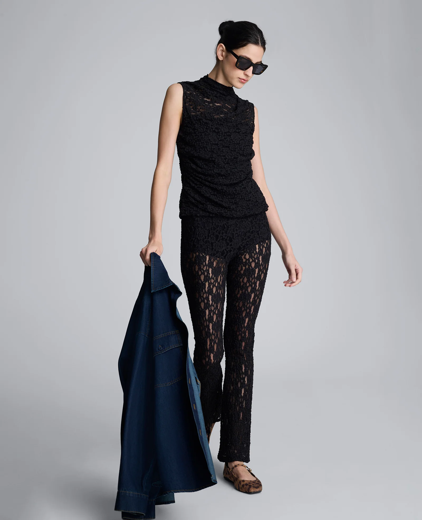 Sleeveless Stretch Lace Mock Neck Top - Image 3